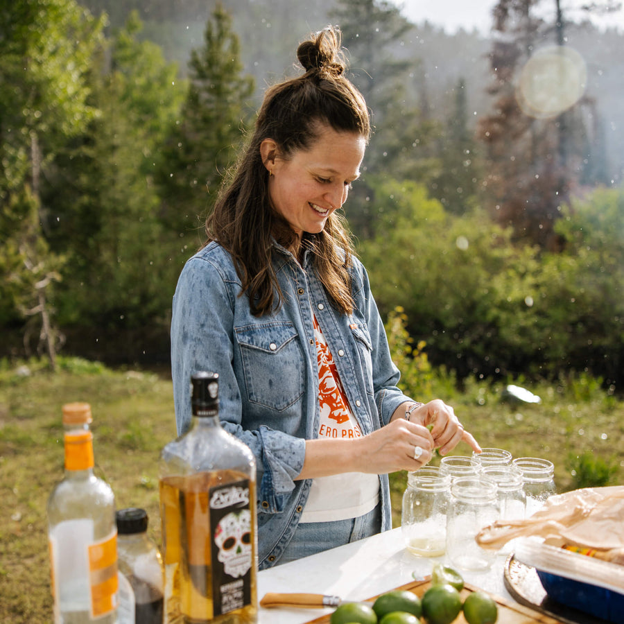 THE WYATT PEARL SNAP BLOUSE