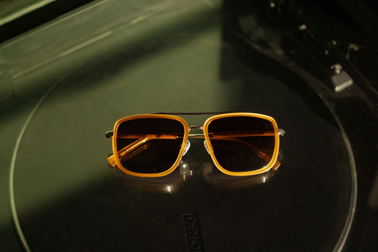 Grant: Caramel & Gold // Walnut - Brown Fade Polarized