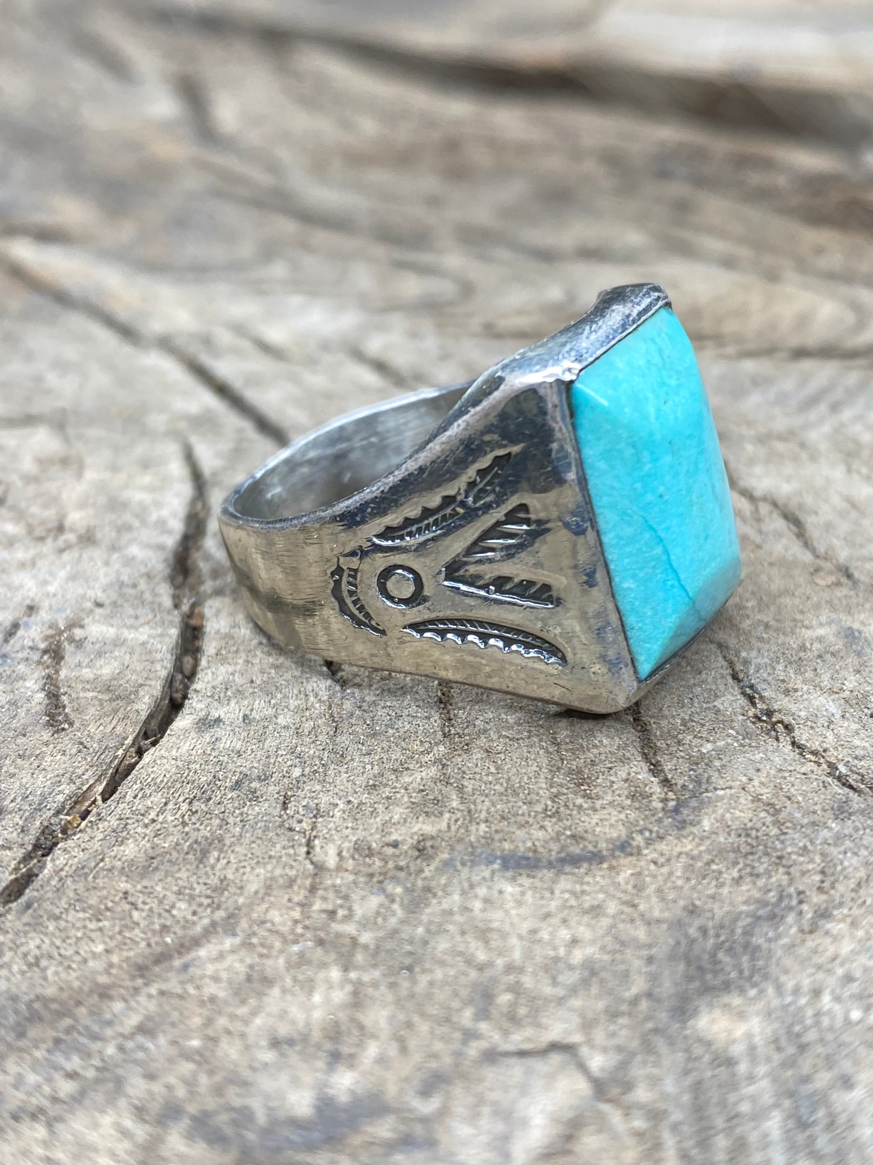 Vintage Turquoise V Stamped Sterling Silver Ring - Size 10.5