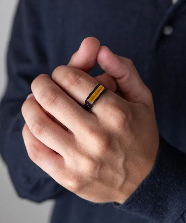 Signet Ring 7mm Tiger Eye | Black