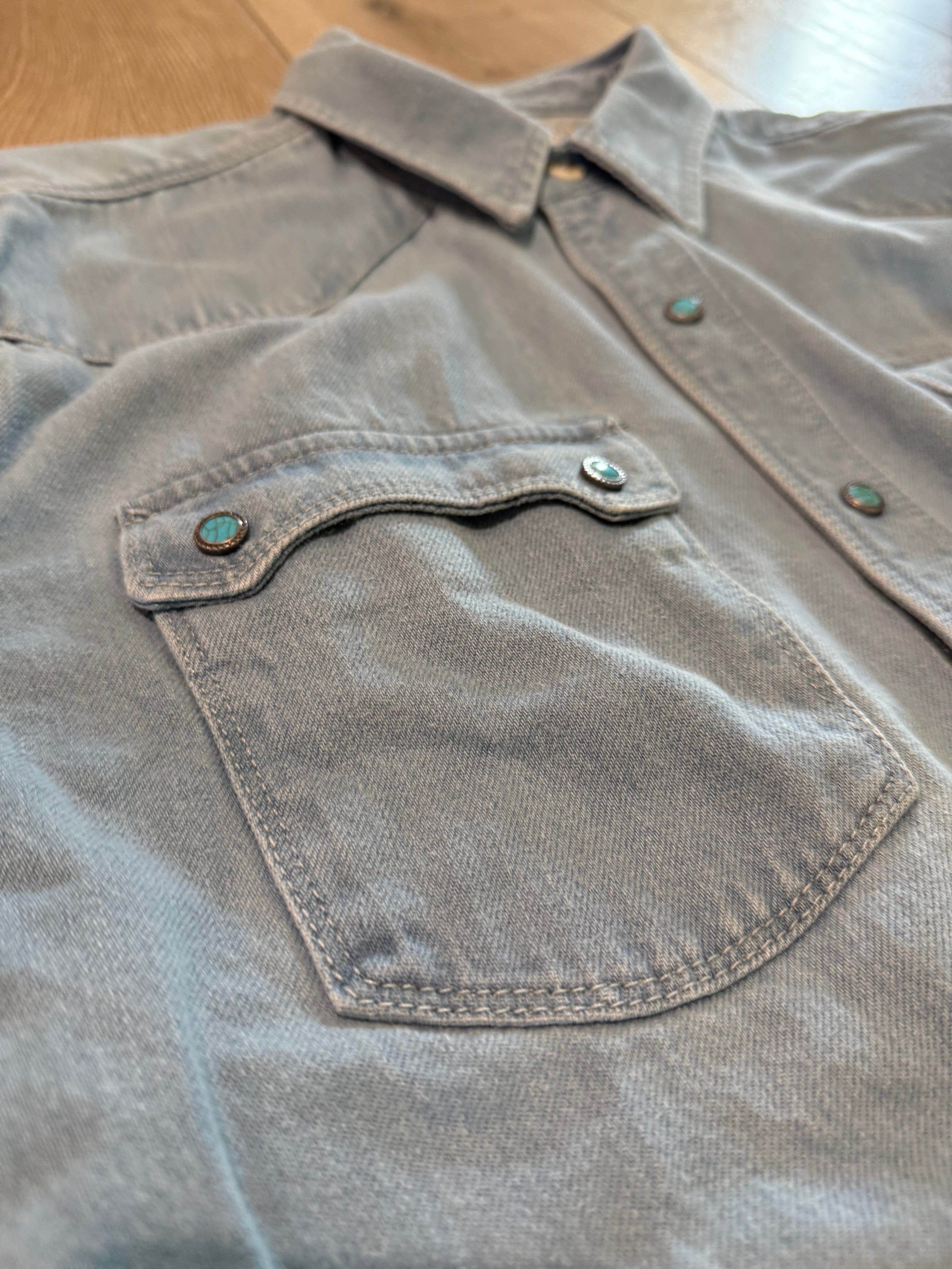 MODERN WESTERN 11 OUNCE BLEACHED WITH TURQUOISE SNAPS
