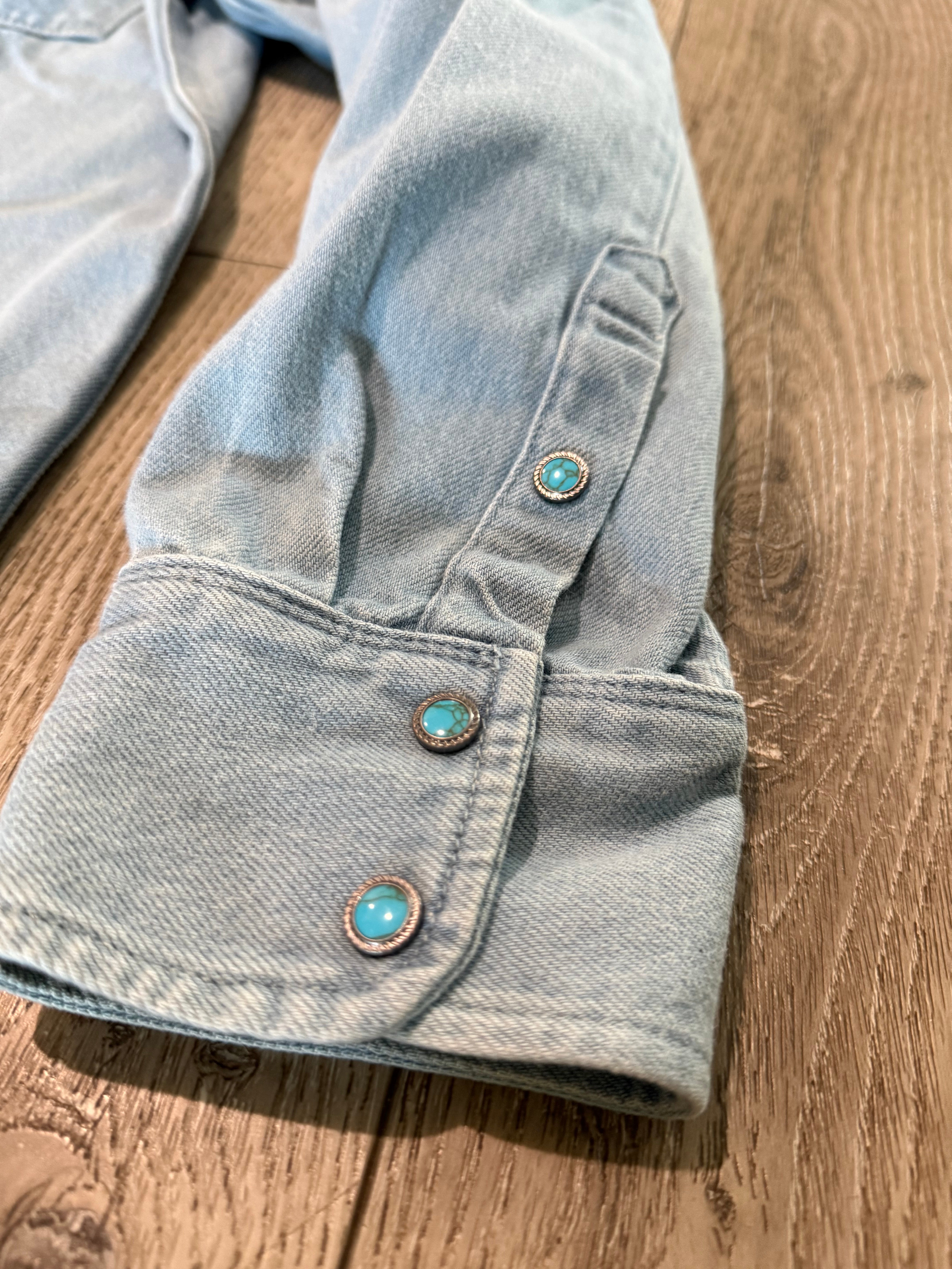 MODERN WESTERN 11 OUNCE BLEACHED WITH TURQUOISE SNAPS