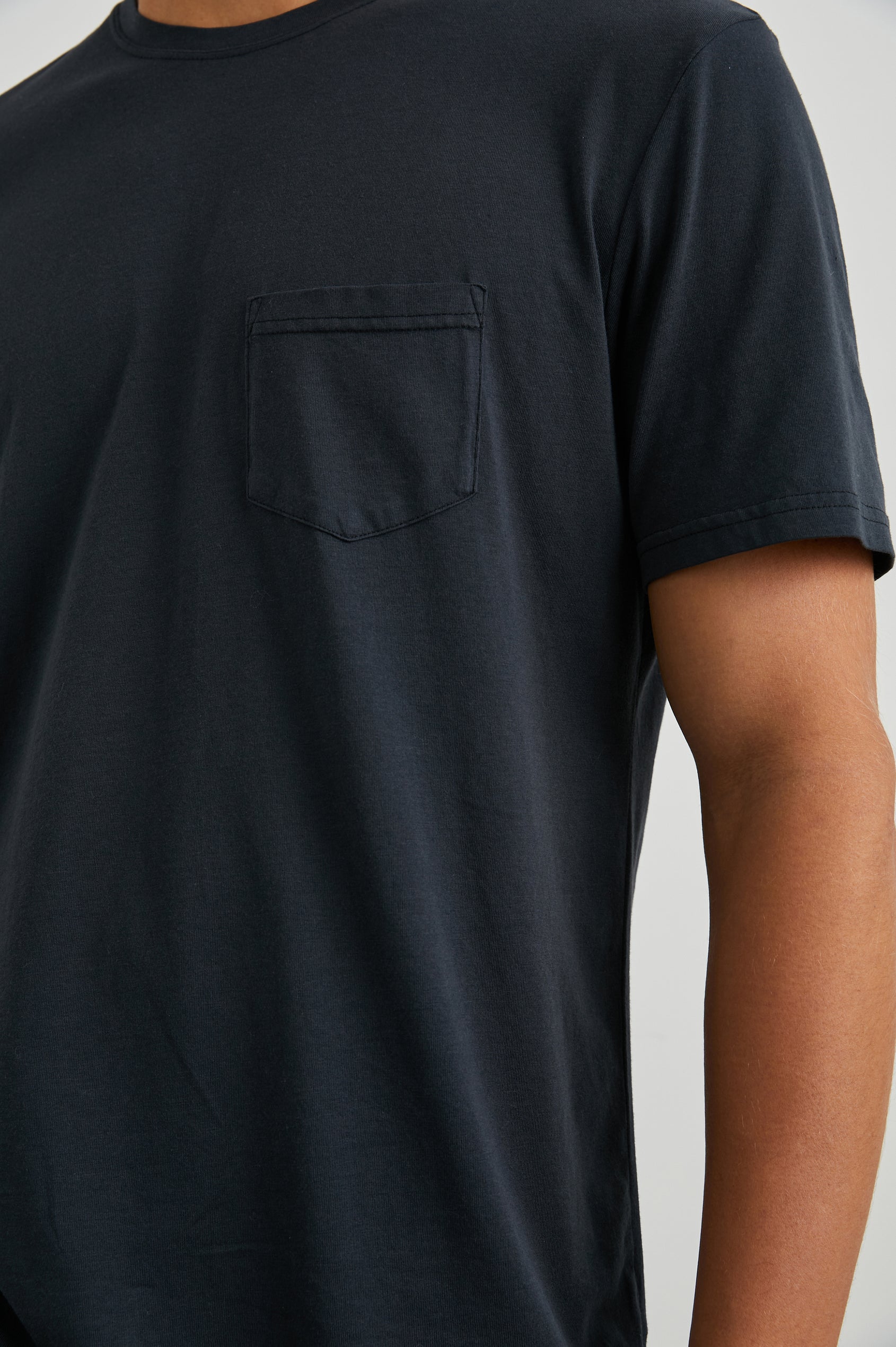 Johnny T-Shirt - Carbon