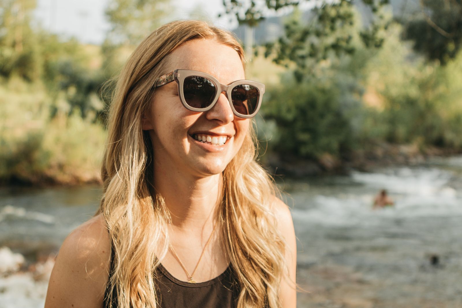 Lorane: Matte Smoke // Rose Flower - Grey Polarized