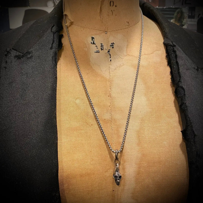 STERLING SILVER SKULL PENDANT NECKLACE