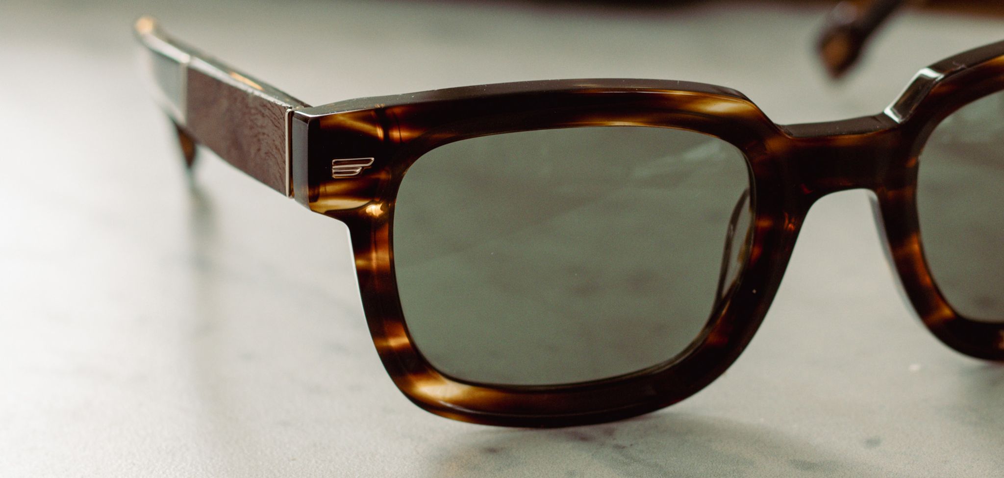 Buxton: Jaguar // Elm Burl - G15 Polarized
