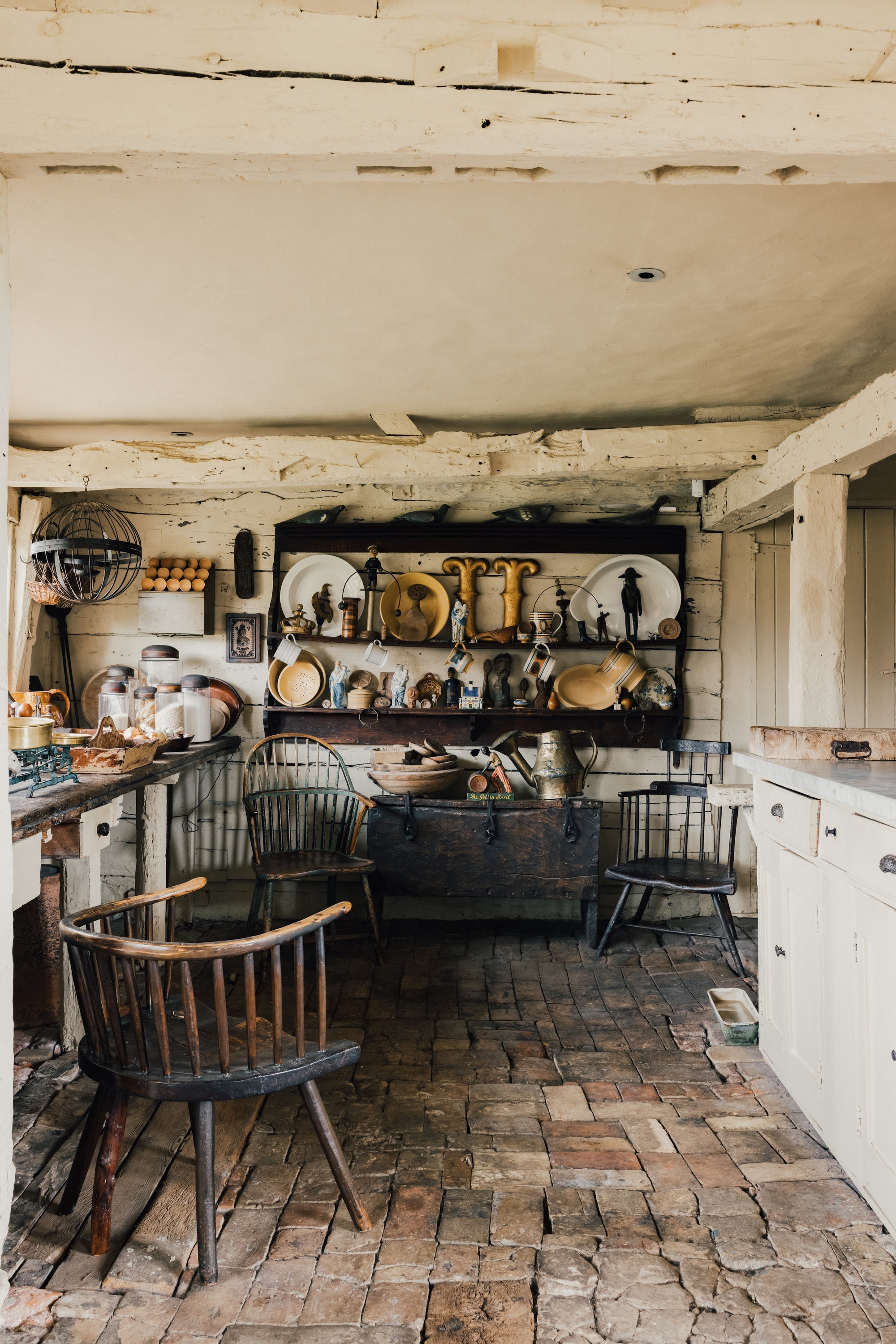 COUNTRY AND COZY COUNTRYSIDE HOMES AND RURAL RETREATS