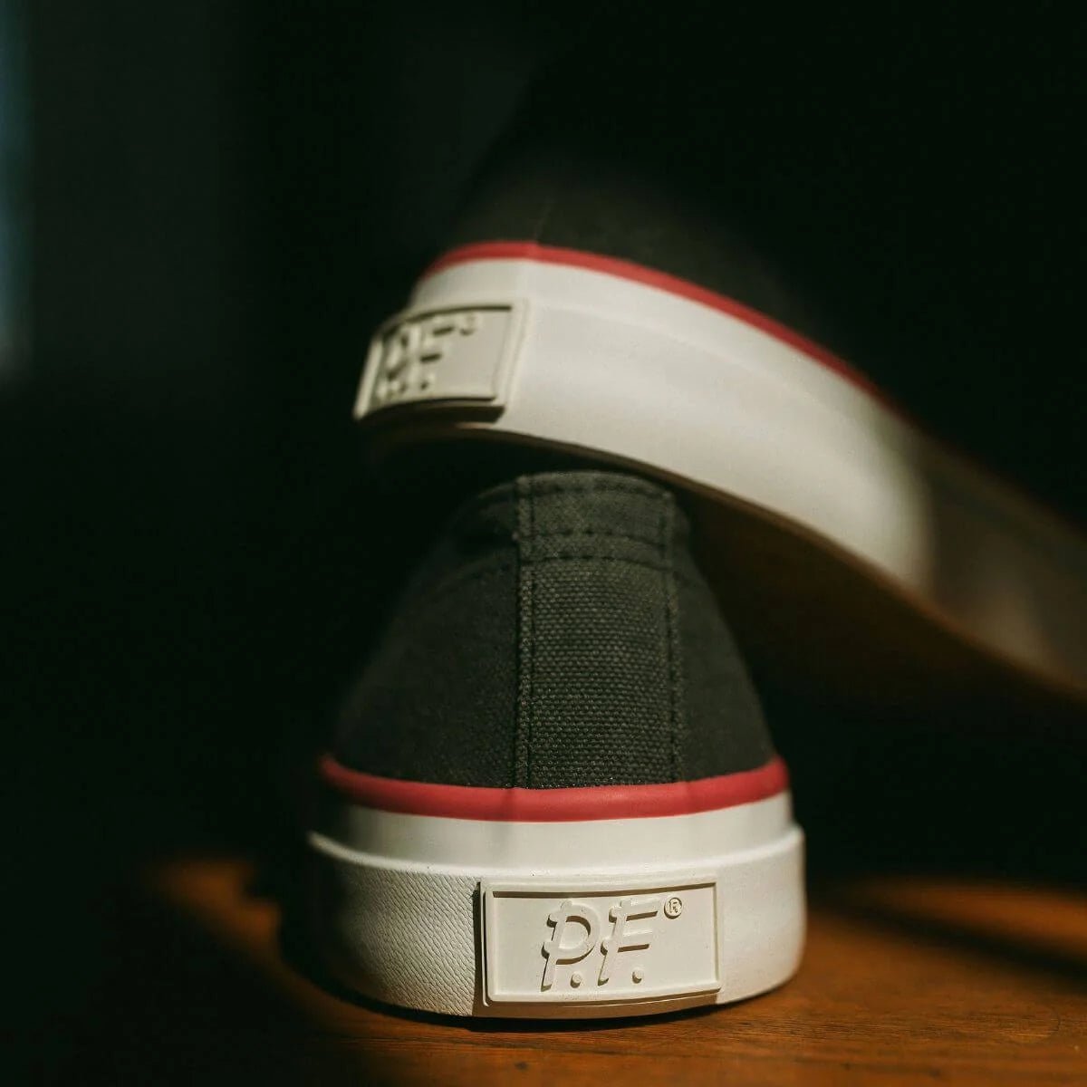 All-American Low-Top Antique Black/Crimson