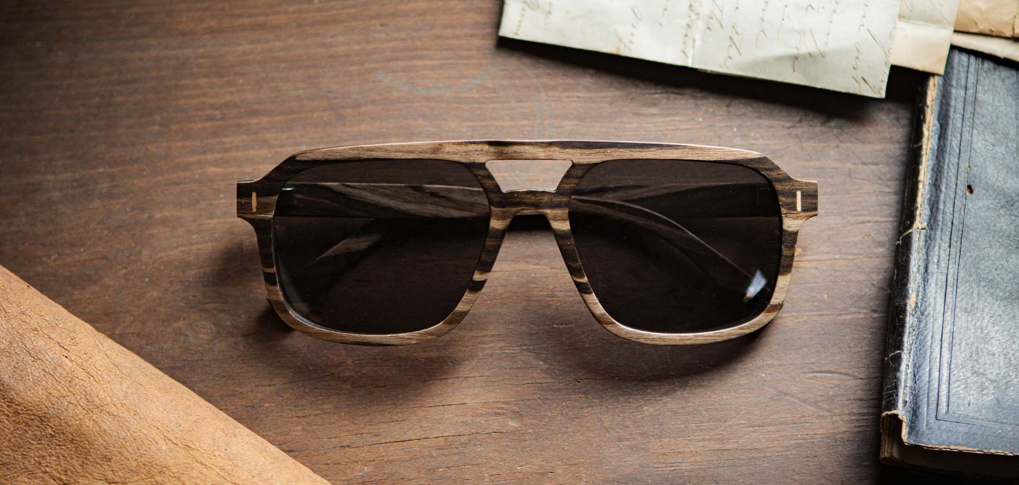Auburn: Striped Ebony - Grey Polarized