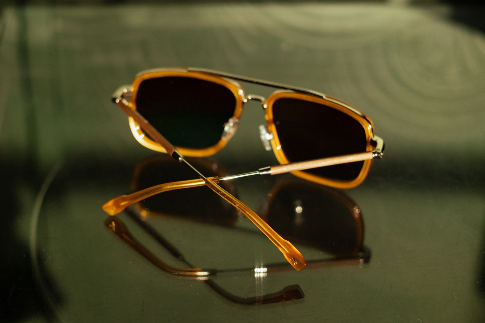 Grant: Caramel & Gold // Walnut - Brown Fade Polarized
