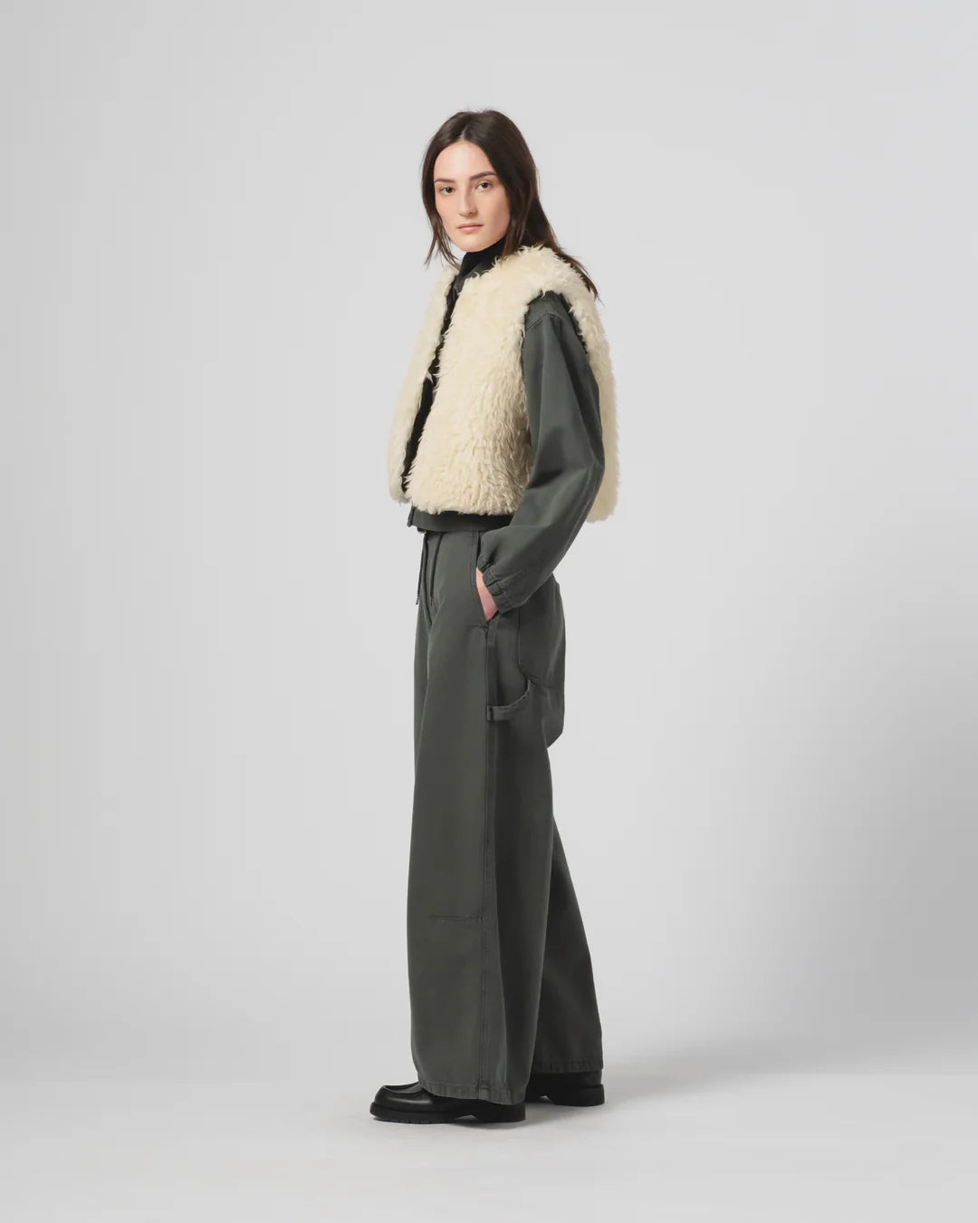 G.o.D Peak Vest Alaska Fluff Ecru