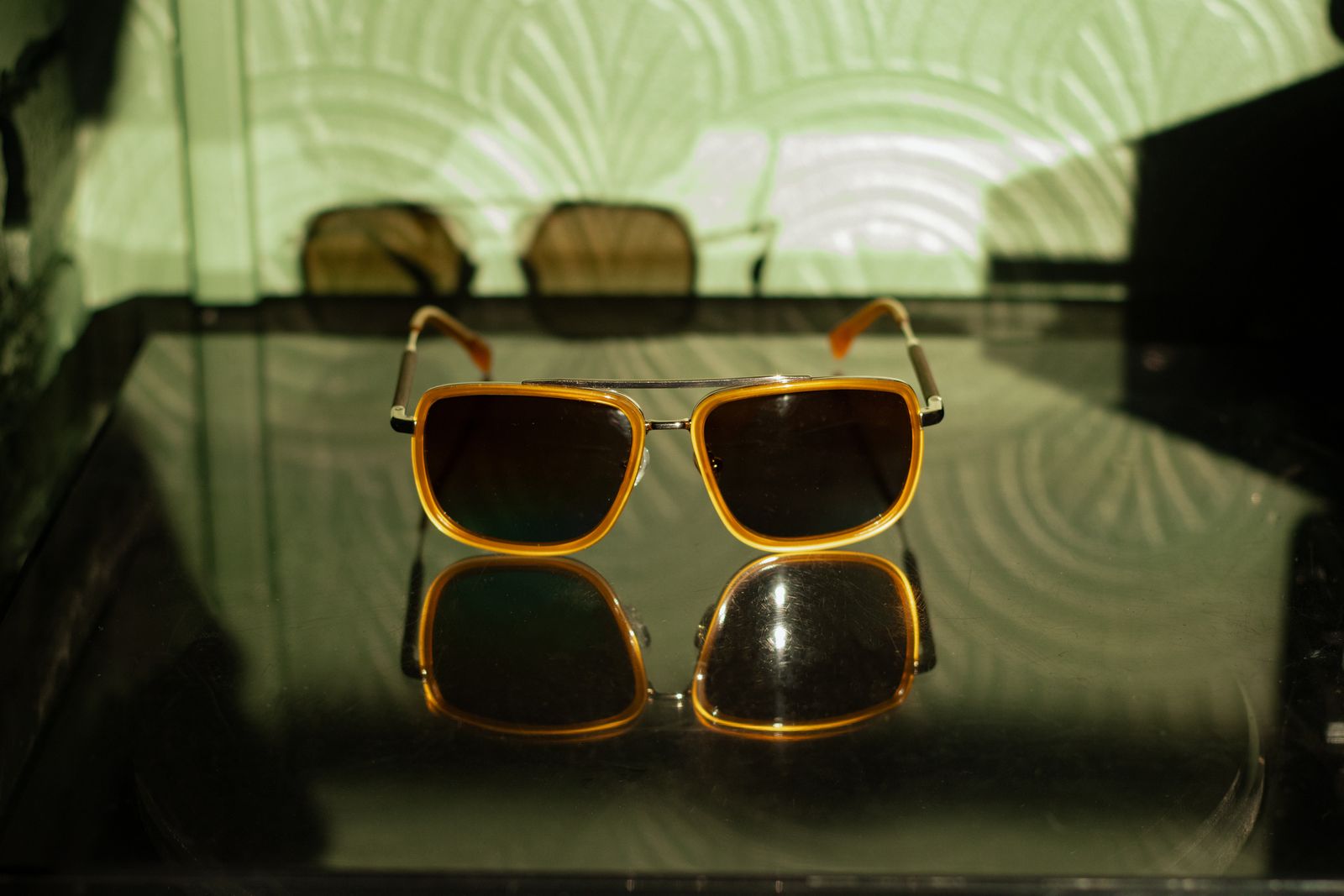 Grant: Caramel & Gold // Walnut - Brown Fade Polarized