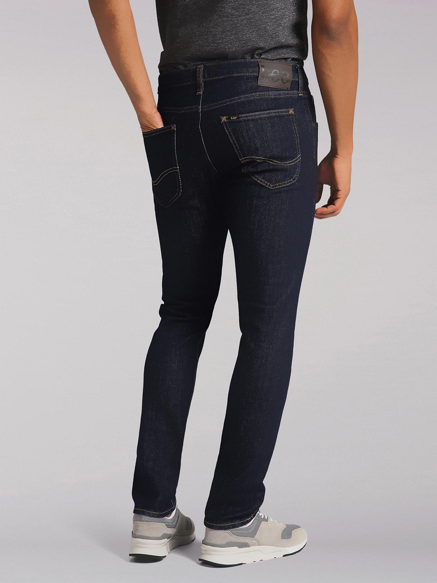 LUKE SLIM TAPERED LEG JEAN