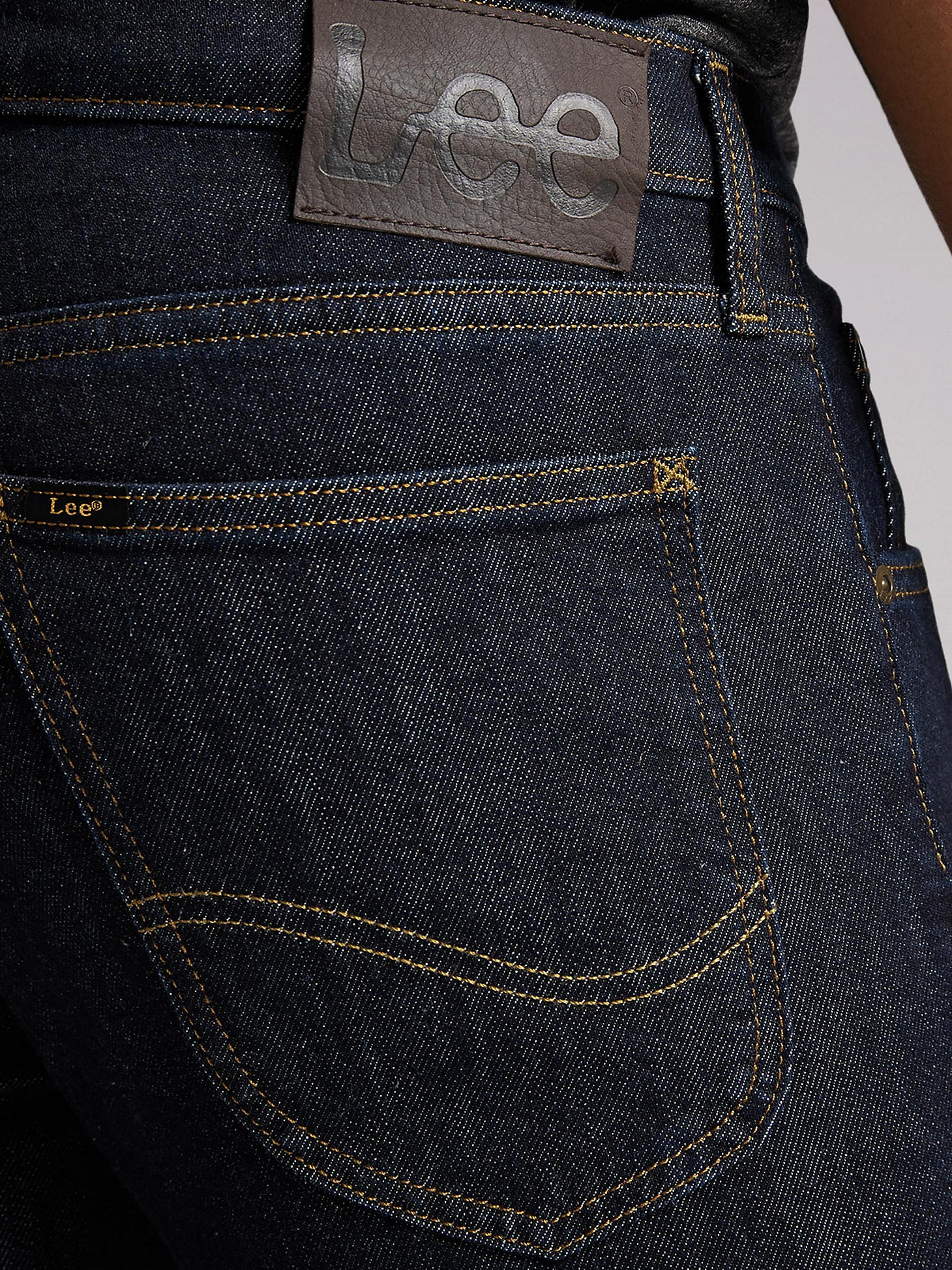 LUKE SLIM TAPERED LEG JEAN
