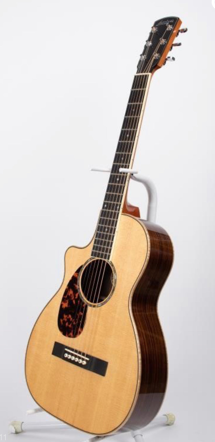 Larrivee P-09 - Left Handed Guitar