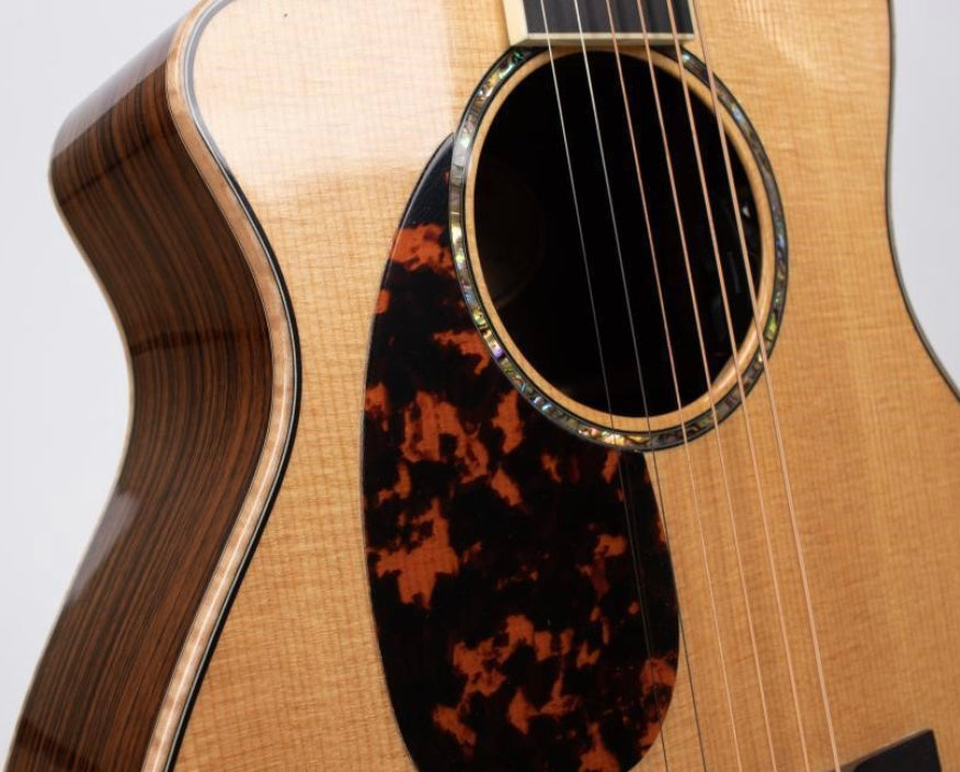 Larrivee P-09 - Left Handed Guitar