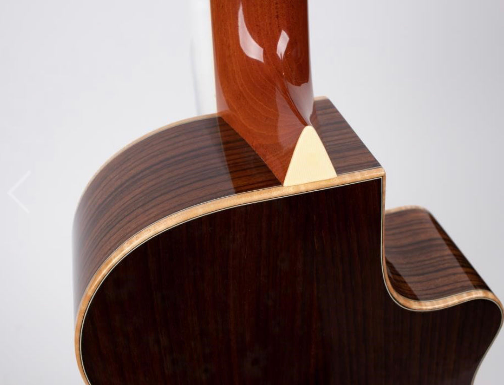 Larrivee P-09 - Left Handed Guitar