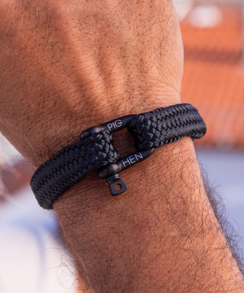 GORGEOUS GEORGE BLACK | BLACK