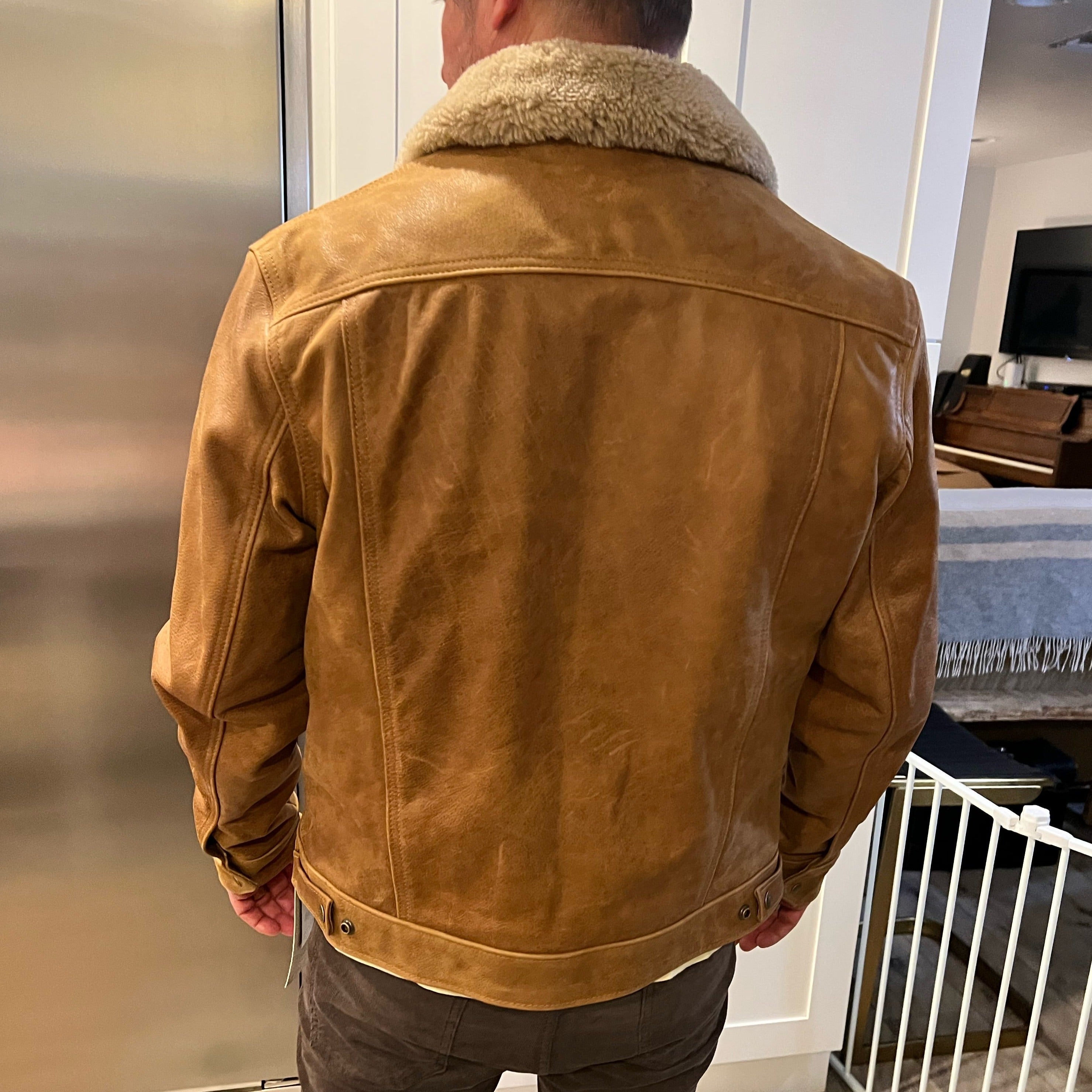 Men's Buffalo Leather Trucker Jacket with Sheepskin Collar