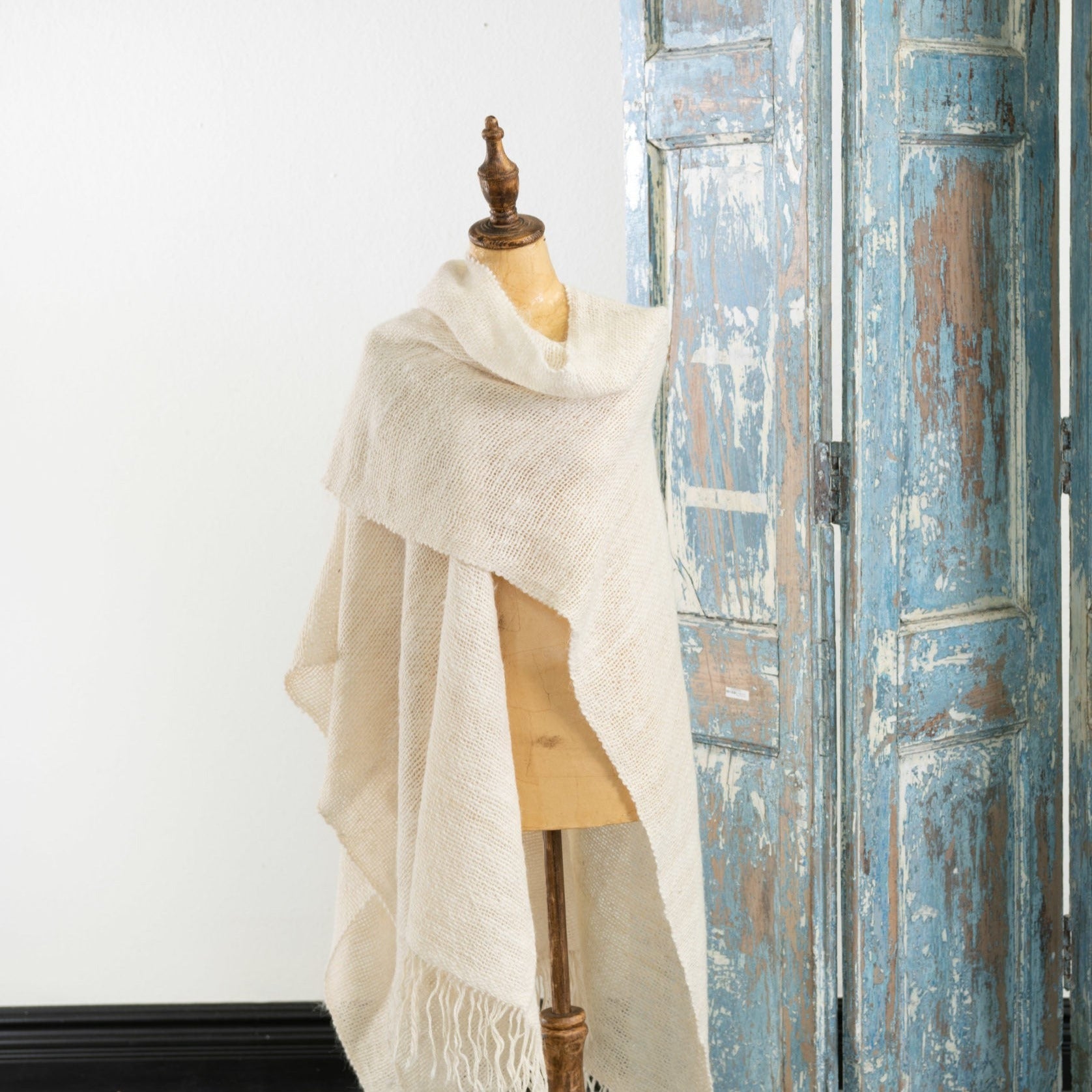 Etnico Llama Light Ruana - Light Natural