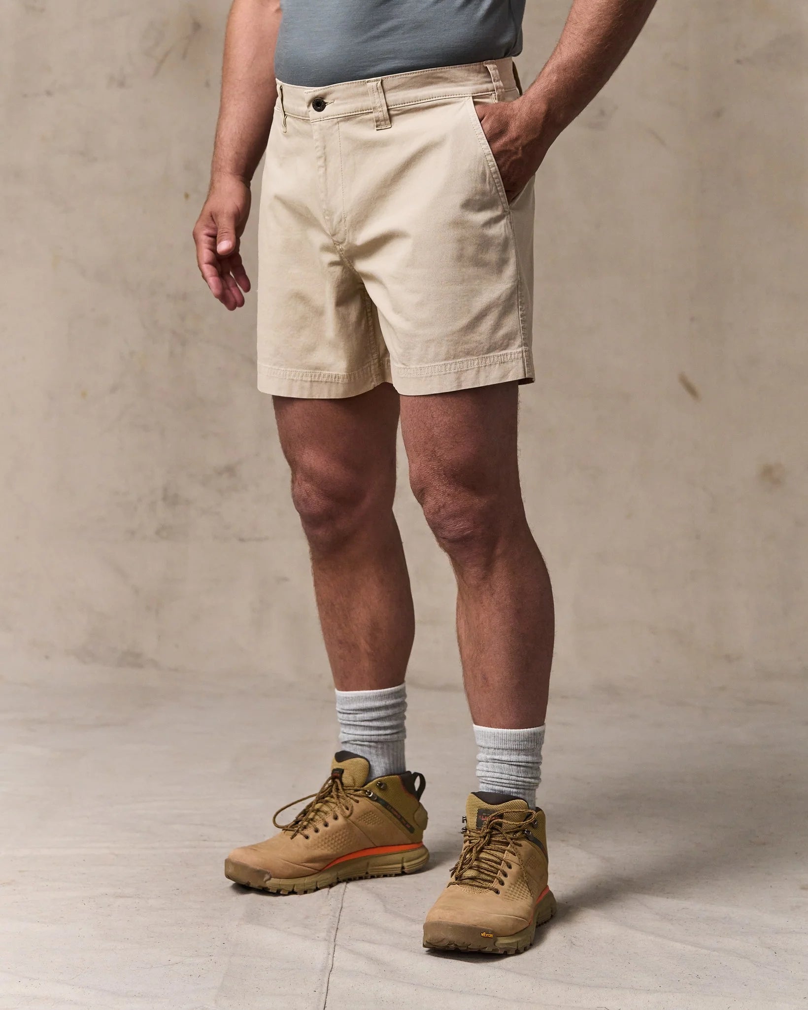 Granite Mountain 6" Shorts - Buck Tan