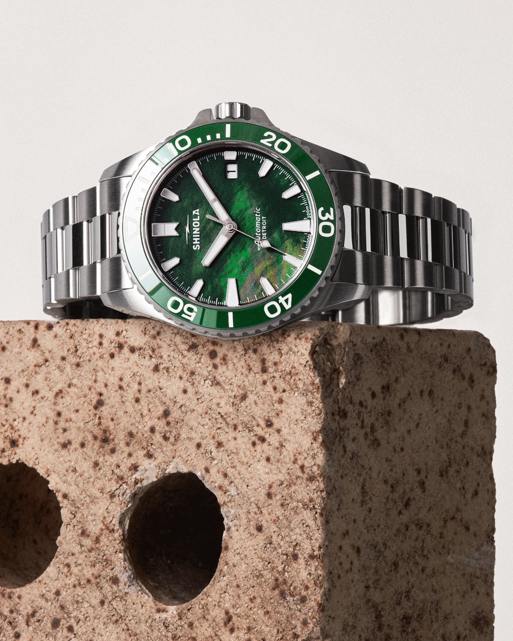 Shinola Monster Automatic Dive 39mm-Lake Ontario Green Mother of Pearl