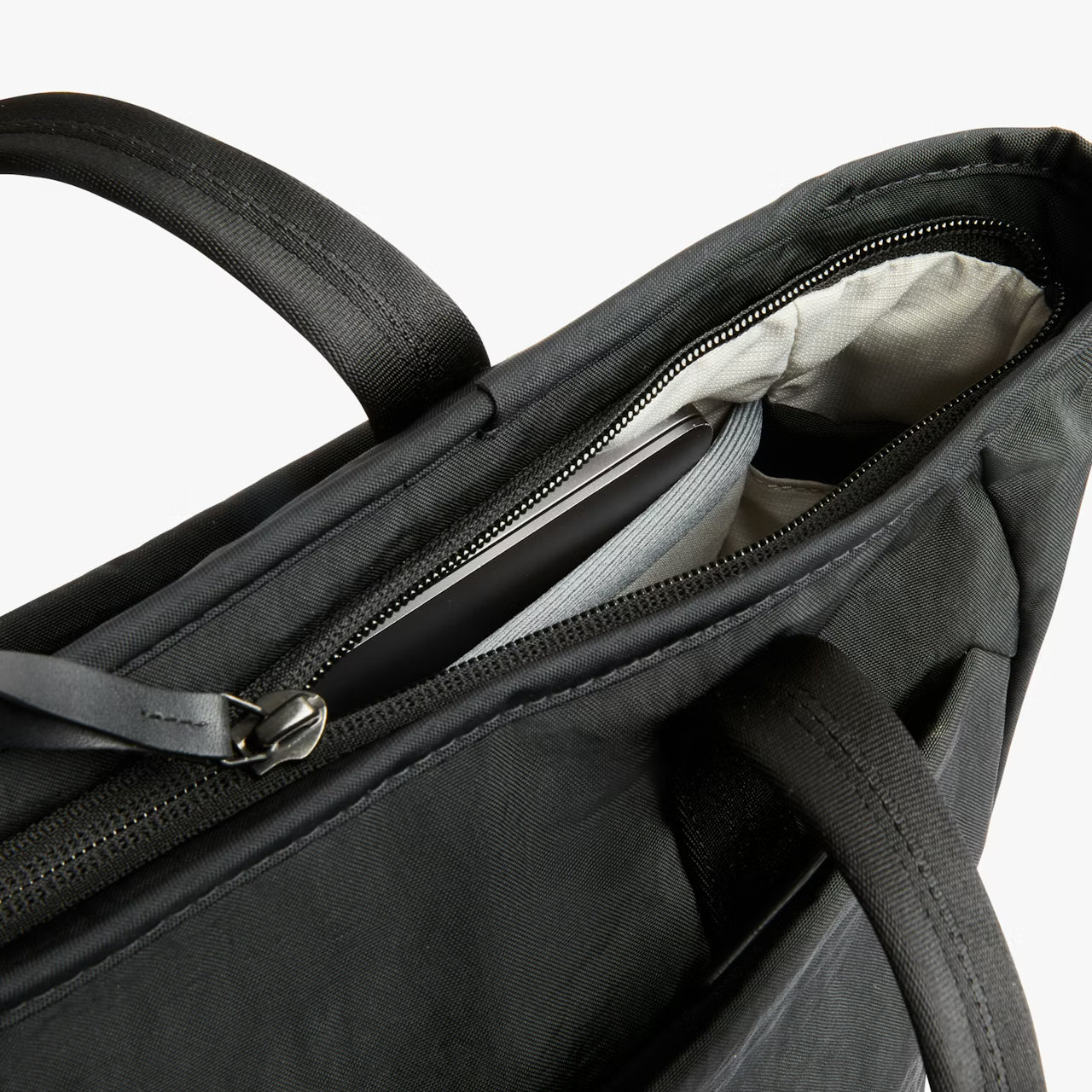 Tokyo Wonder Tote 15L - Raven