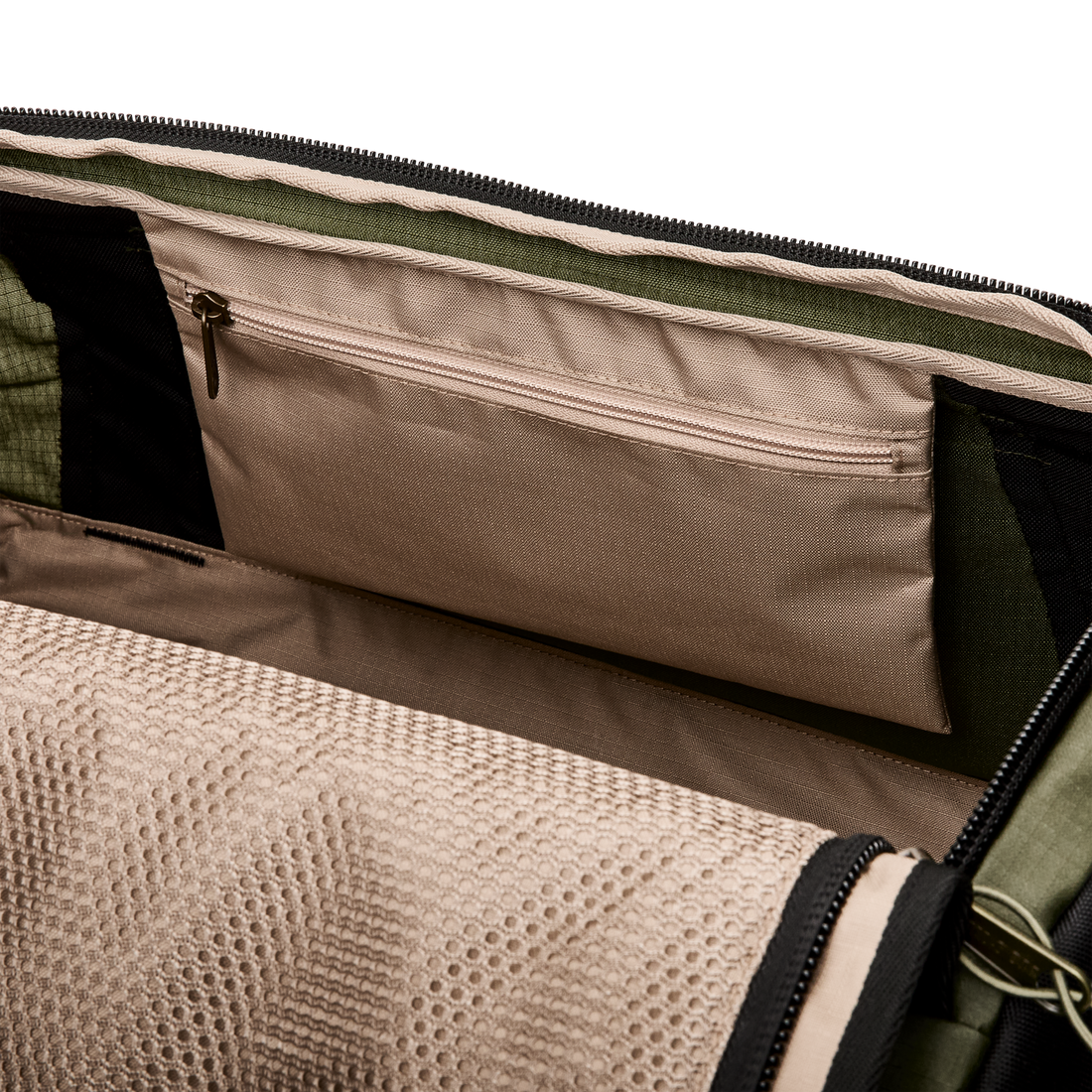 SCOUT 50L DUFFLE BAG - OLIVE / BLACK / COVERT