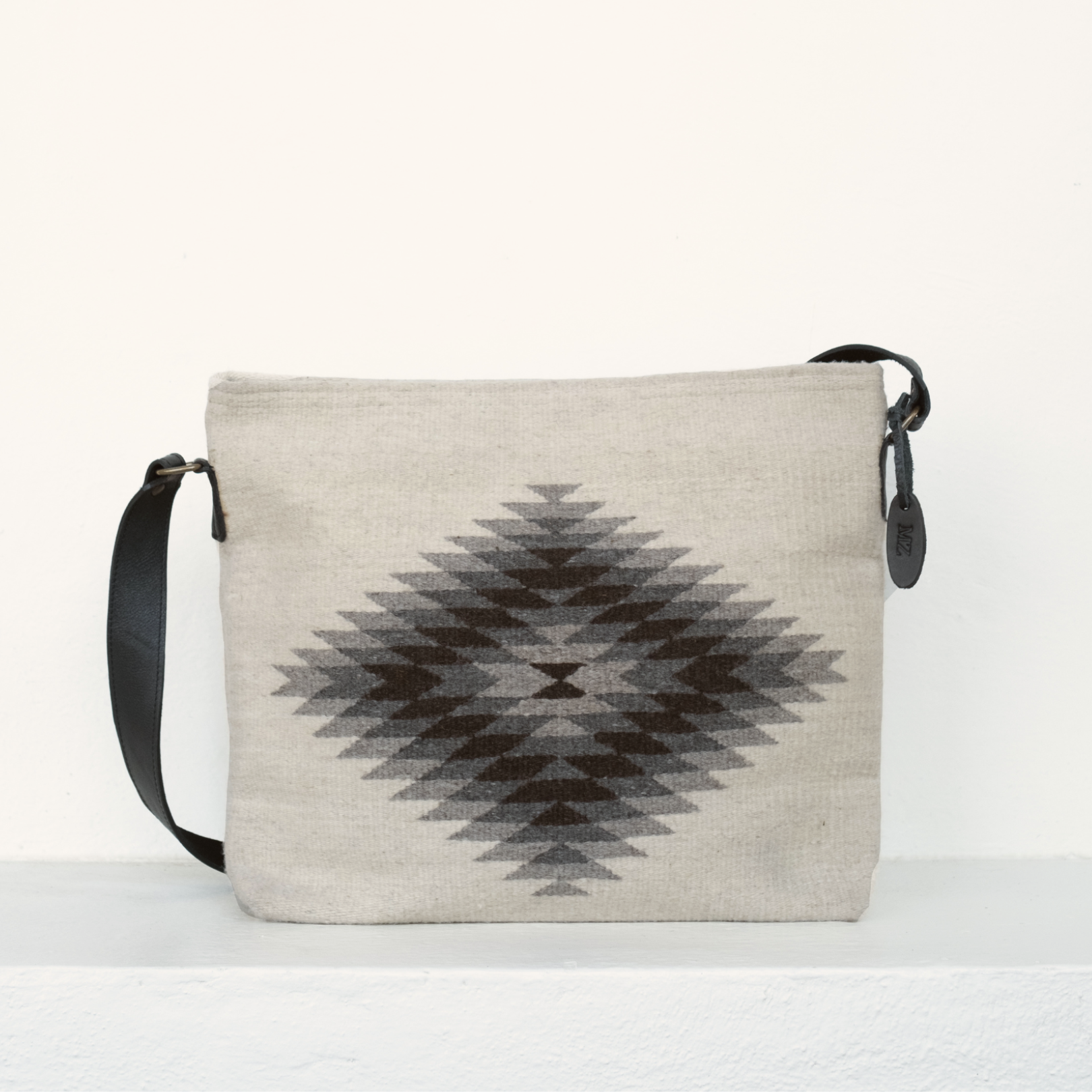 CHAVELA SHOULDER BAG