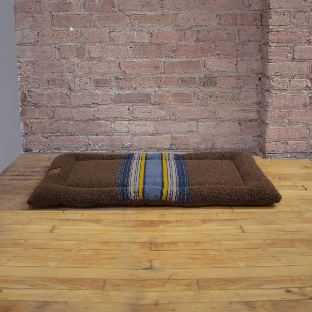 Medium Vintage Camp High Ridge Comfort Cushion