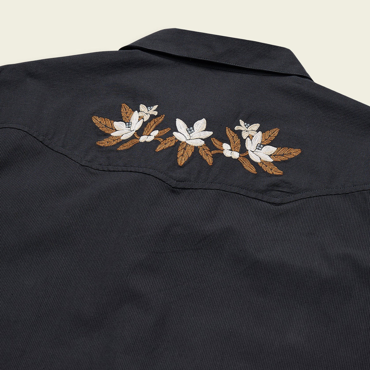 Crosscut Deluxe Snapshirt - Orange Blossoms : Antique Black