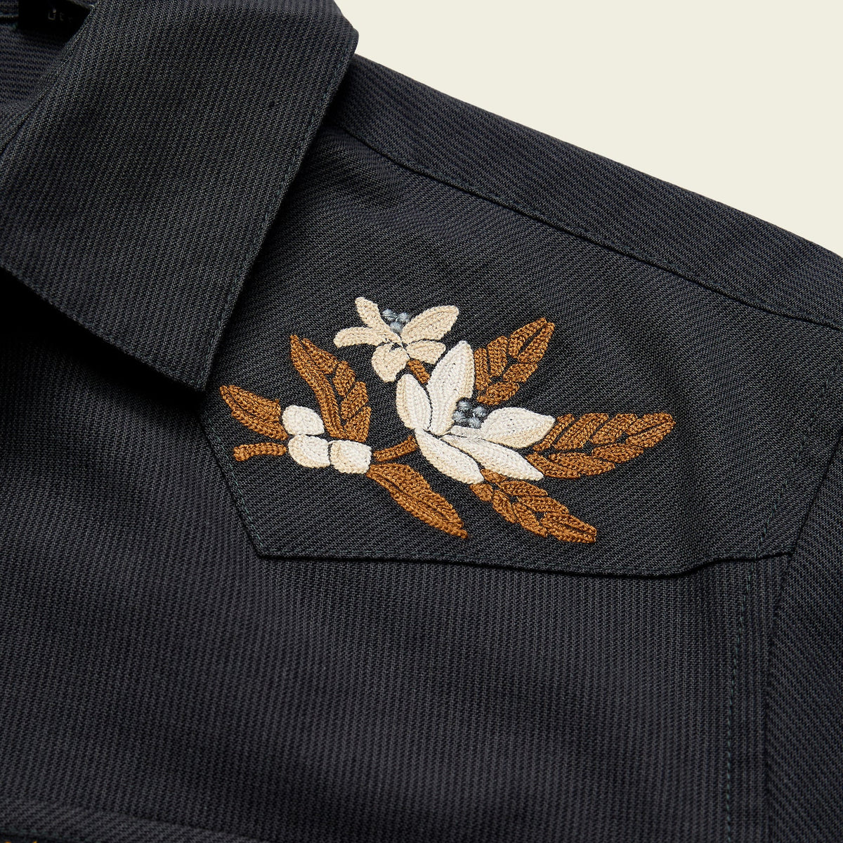 Crosscut Deluxe Snapshirt - Orange Blossoms : Antique Black