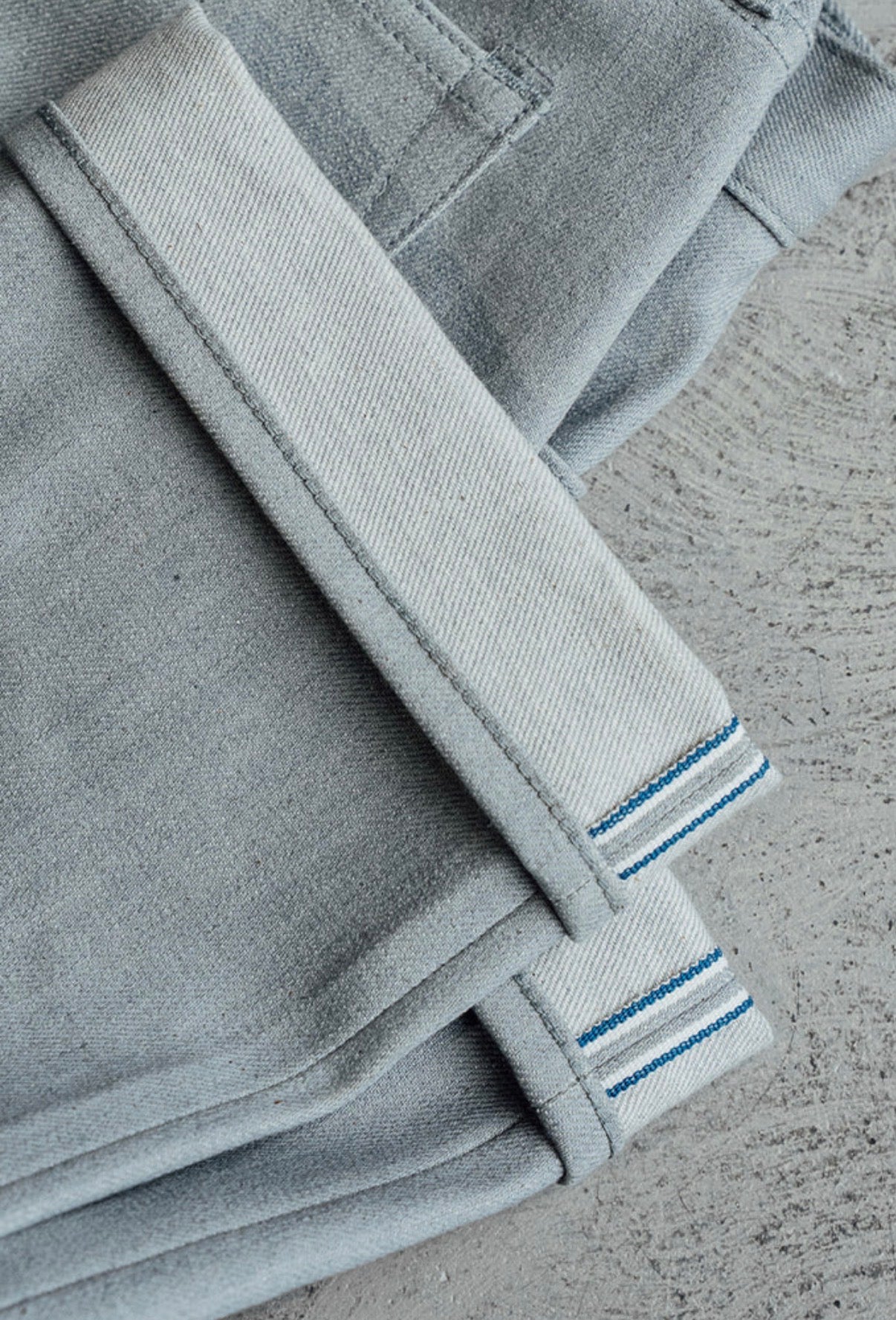 The Hammer Straight - Silver Gray Raw 14oz Selvedge