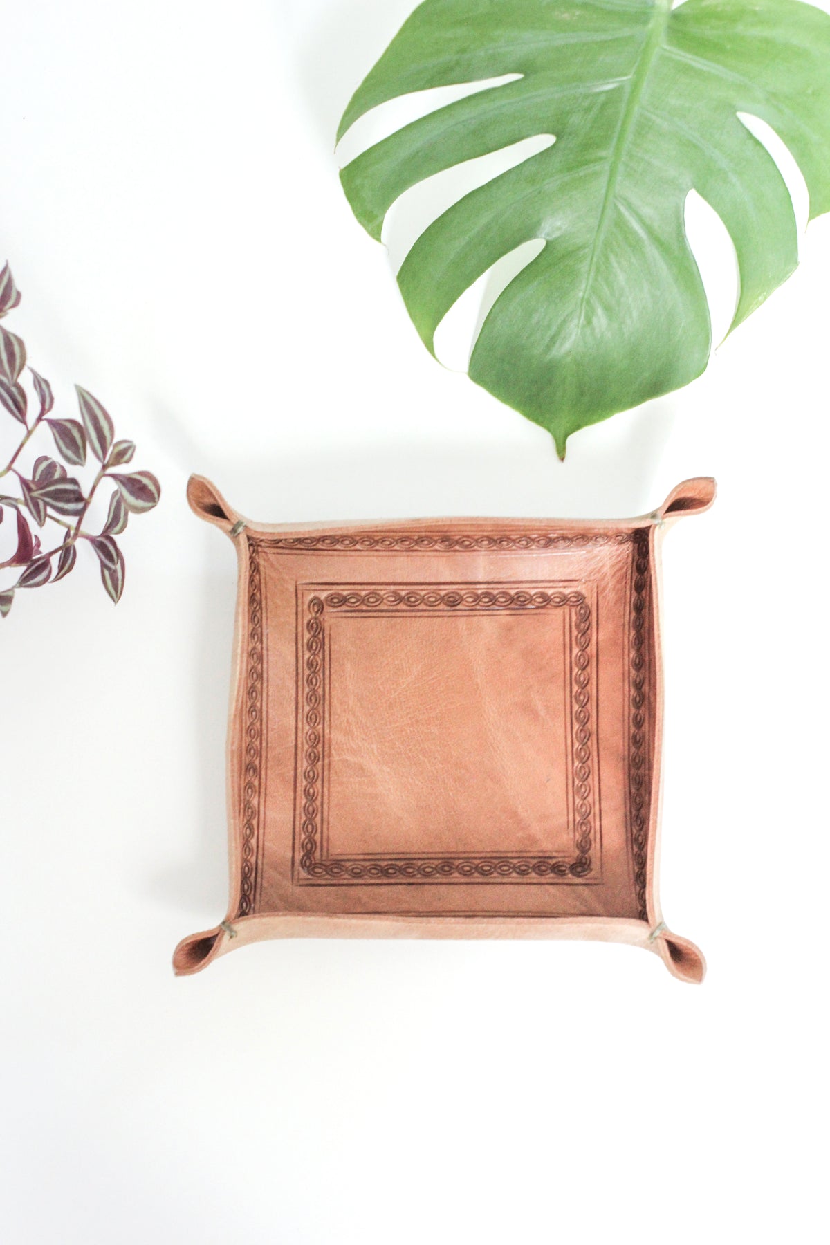JUNIPER VALET TRAY