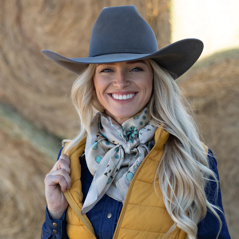 SQUASH BLOSSOMED SHORTY SCARF - BONE