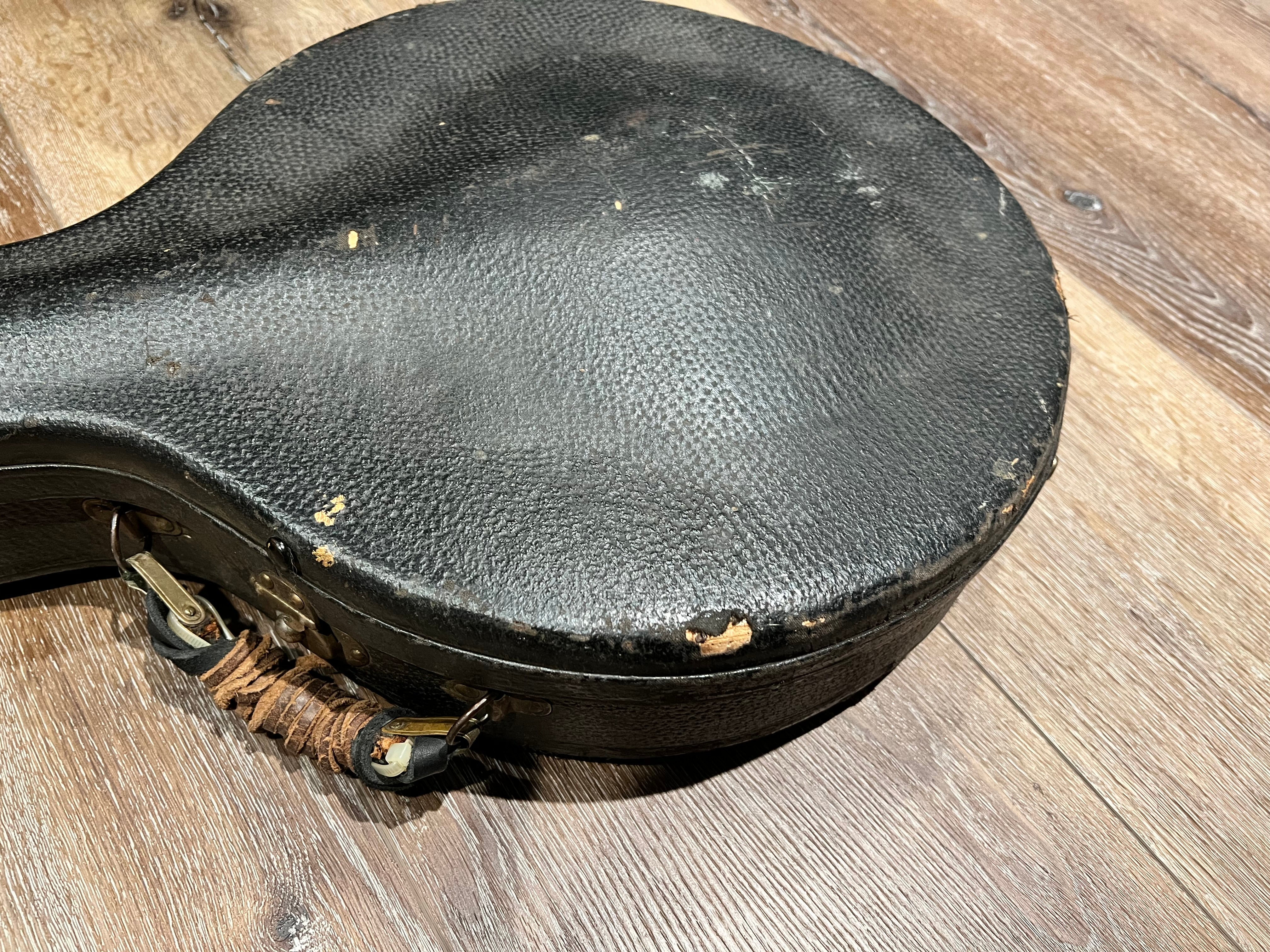 1920's The Gibson Tenor Banjo With Hard Case