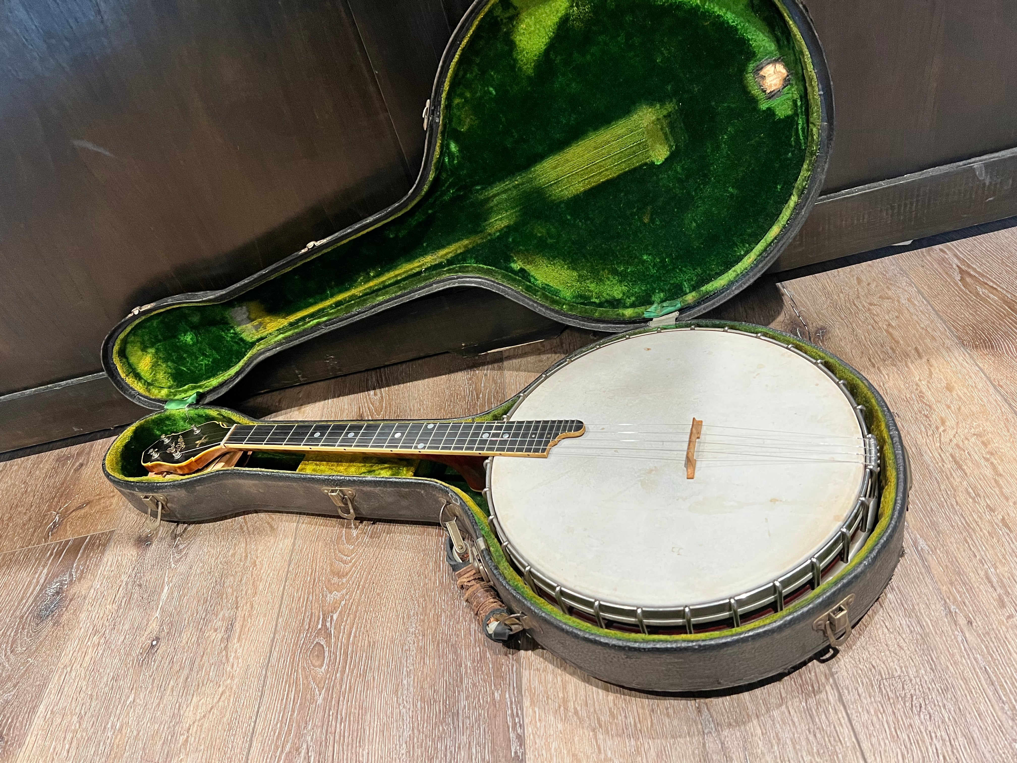 1920's The Gibson Tenor Banjo With Hard Case
