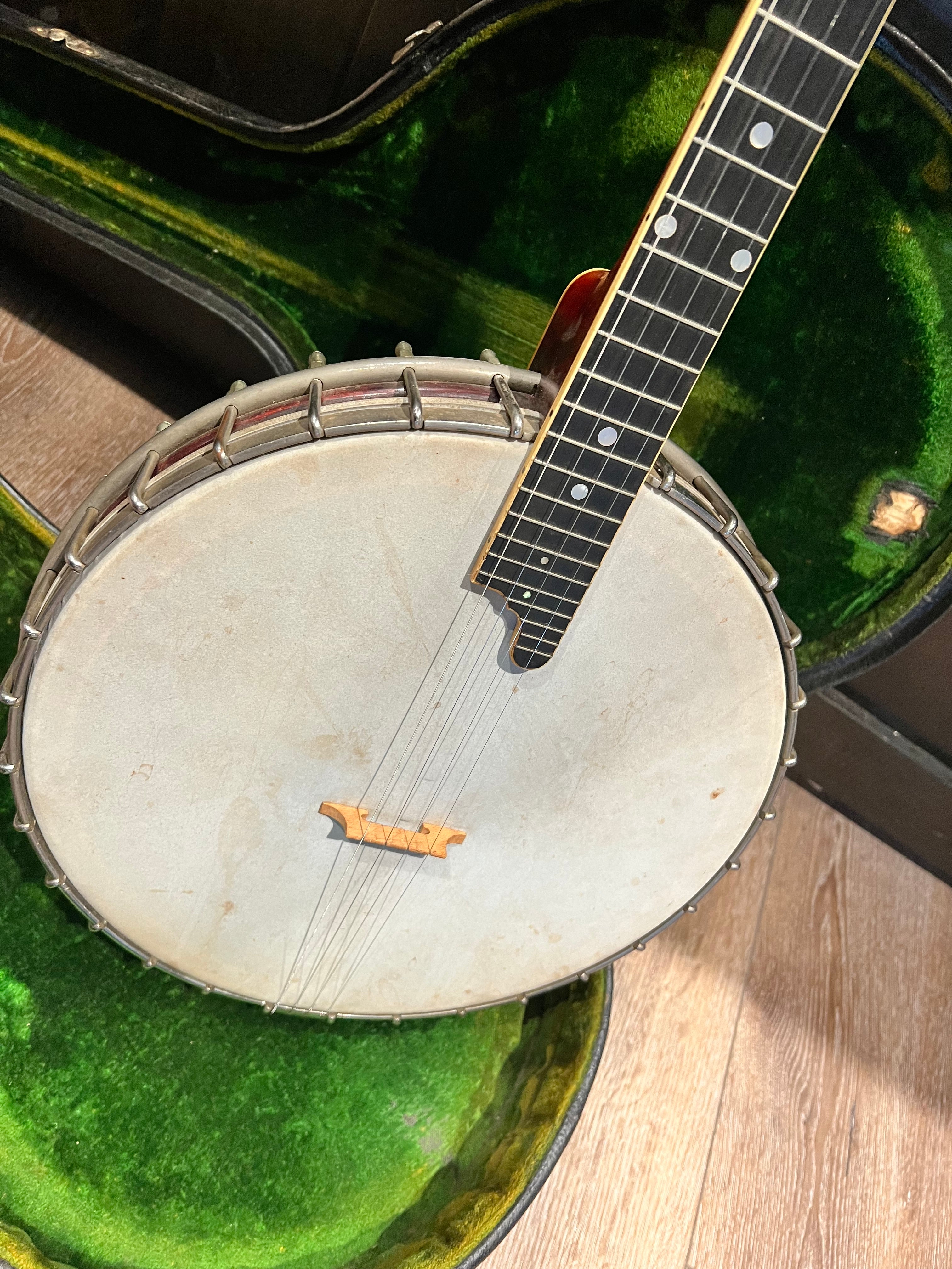 1920's The Gibson Tenor Banjo With Hard Case