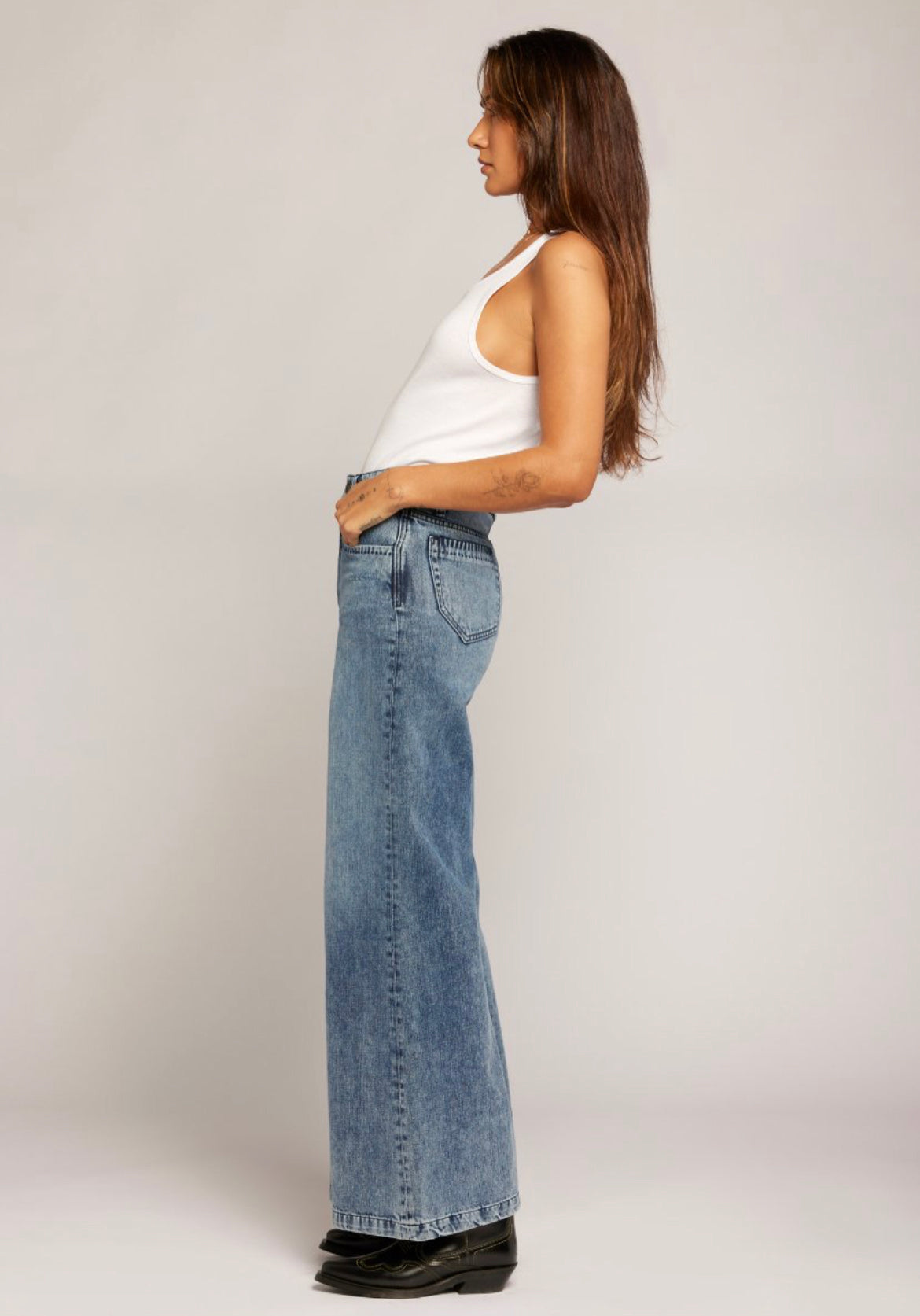 THE TIMELESS FLARE JEAN