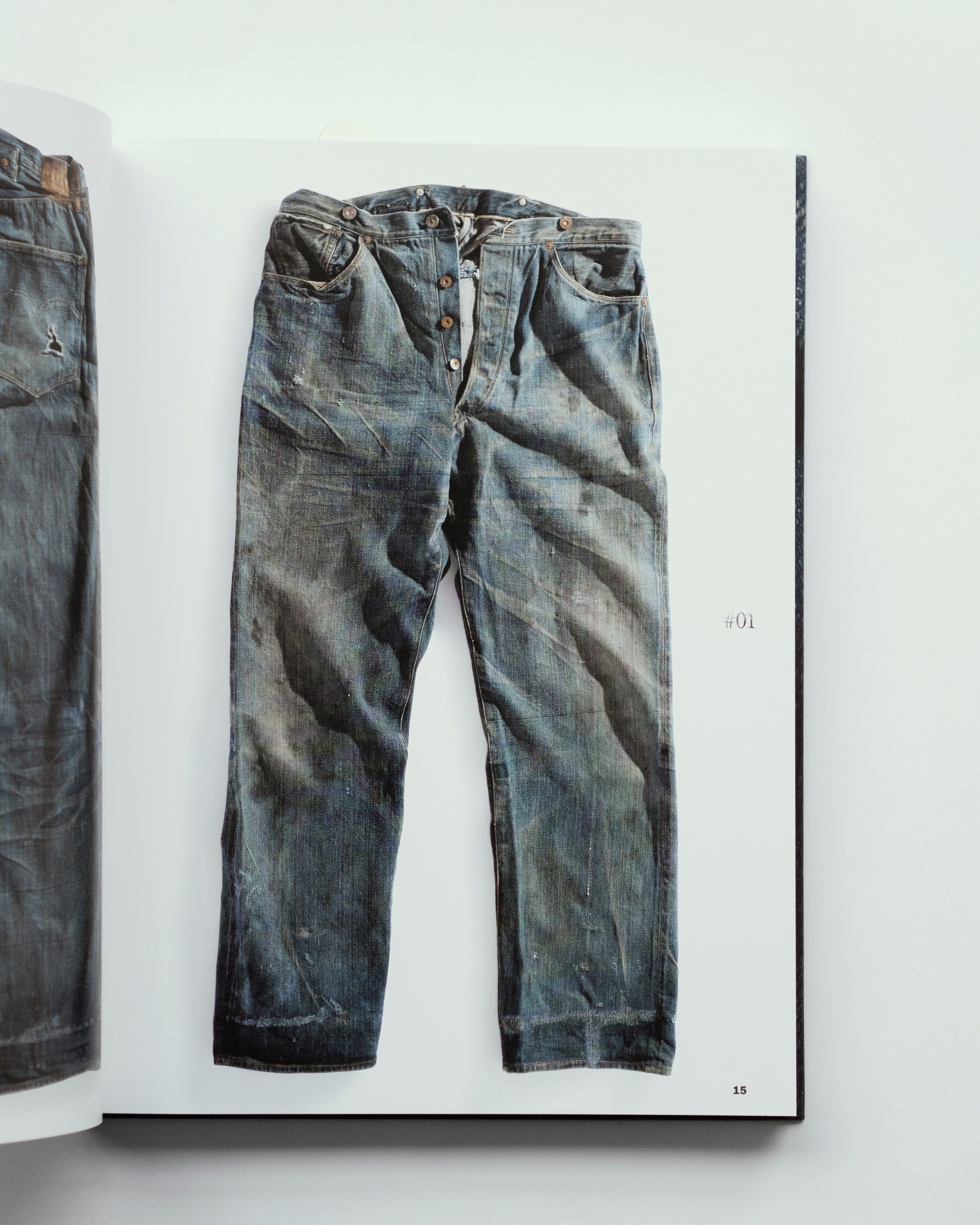 THE 501XX BOOK: A COLLECTION OF VINTAGE JEANS