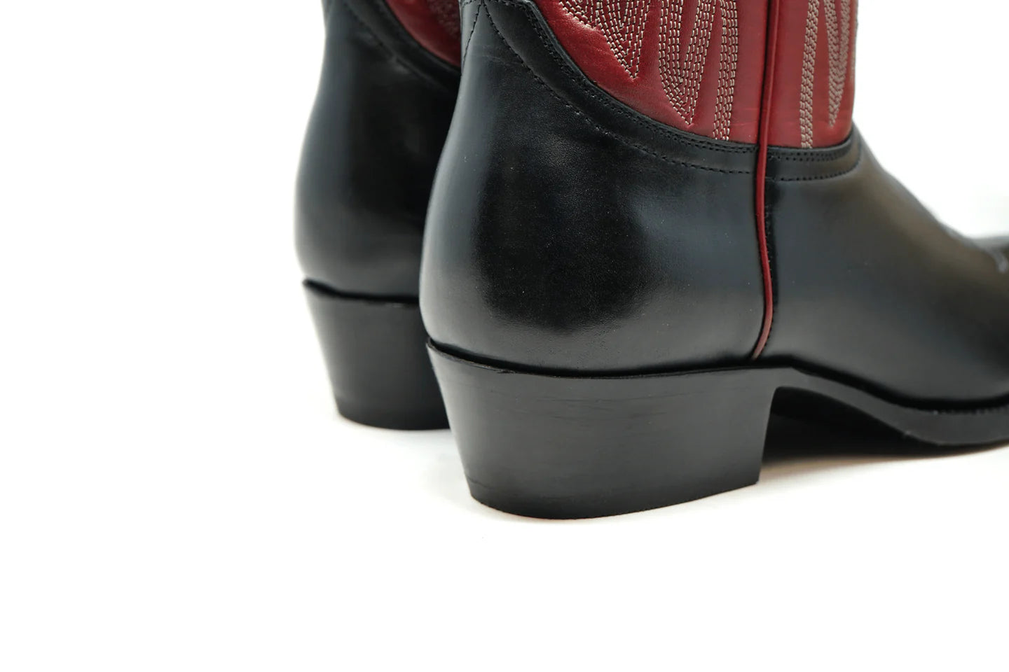 Unmarked Durango Boots Red/Black