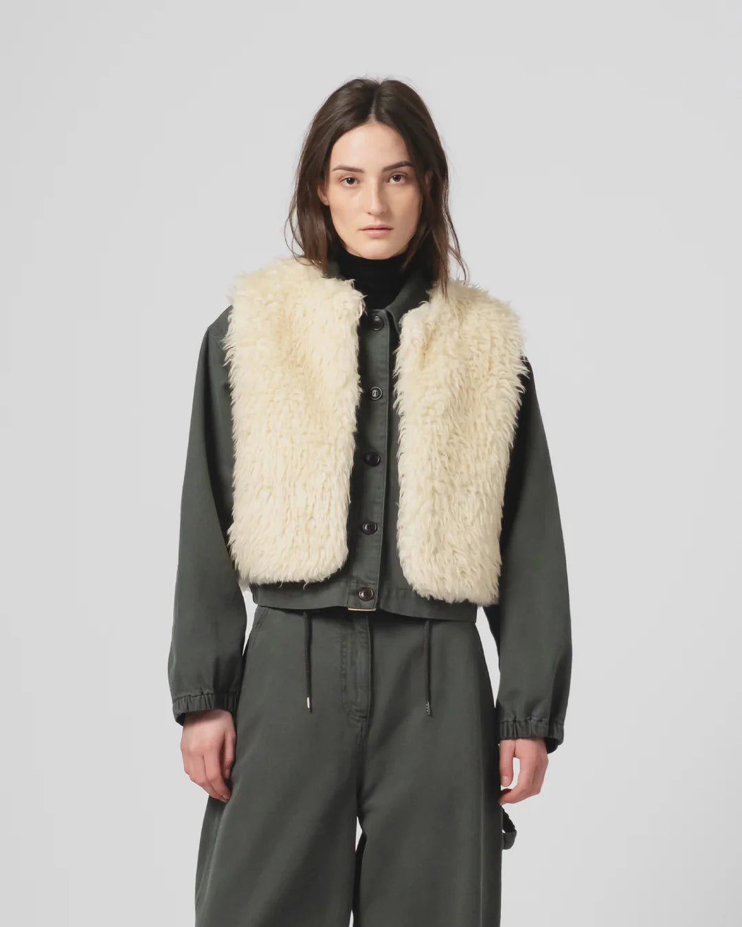 G.o.D Peak Vest Alaska Fluff Ecru