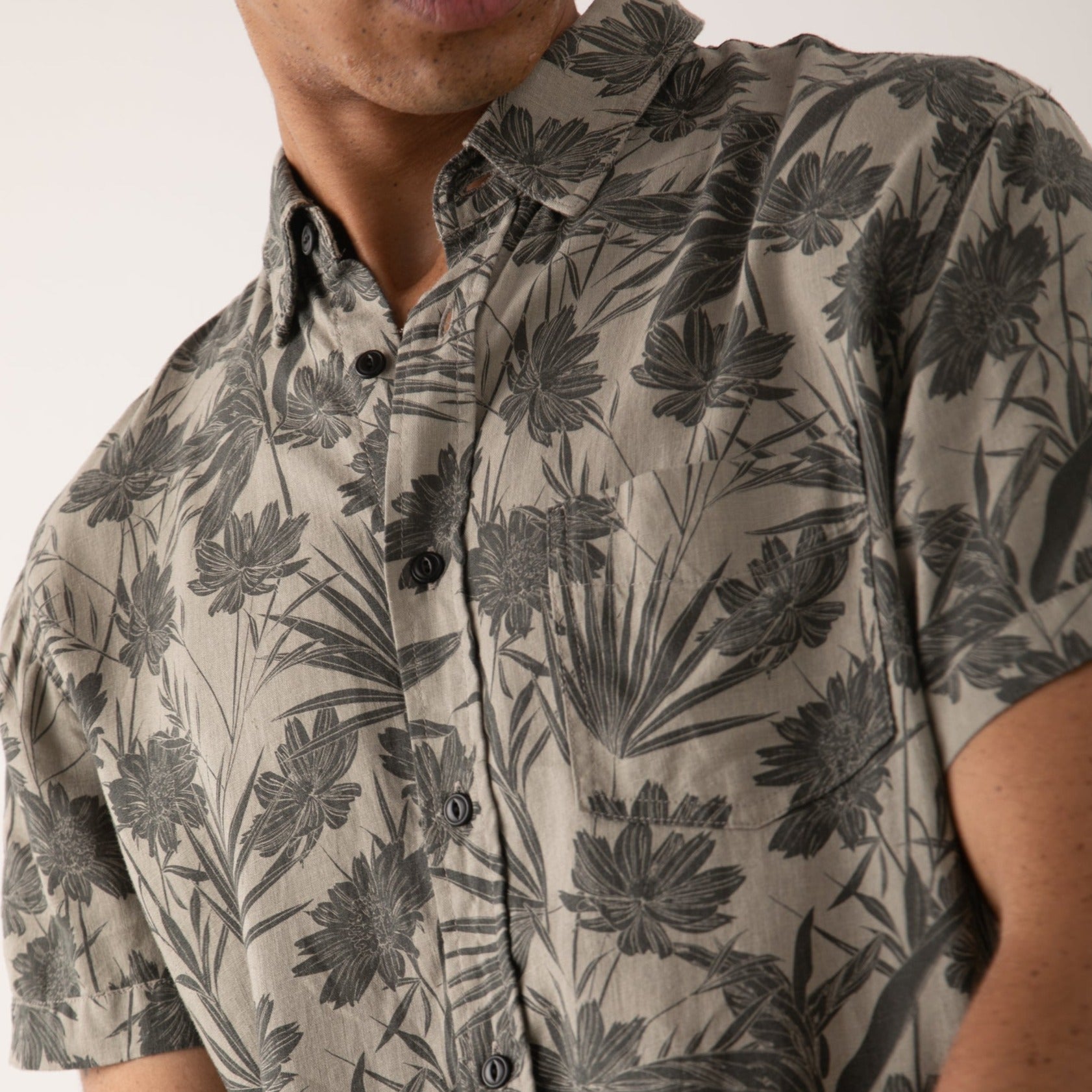 Carson Shirt - Jungle Foliage Olive