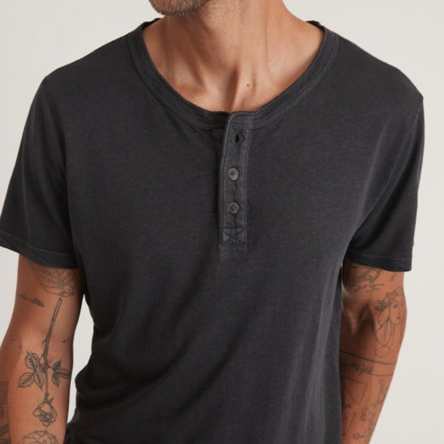 Short Sleeve Hemp Cotton Henley in Faded Black