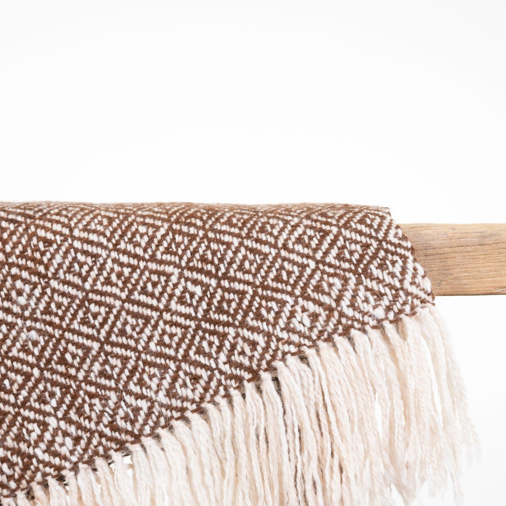 Etnico Llama Throw - Bird's Eye Brown/White